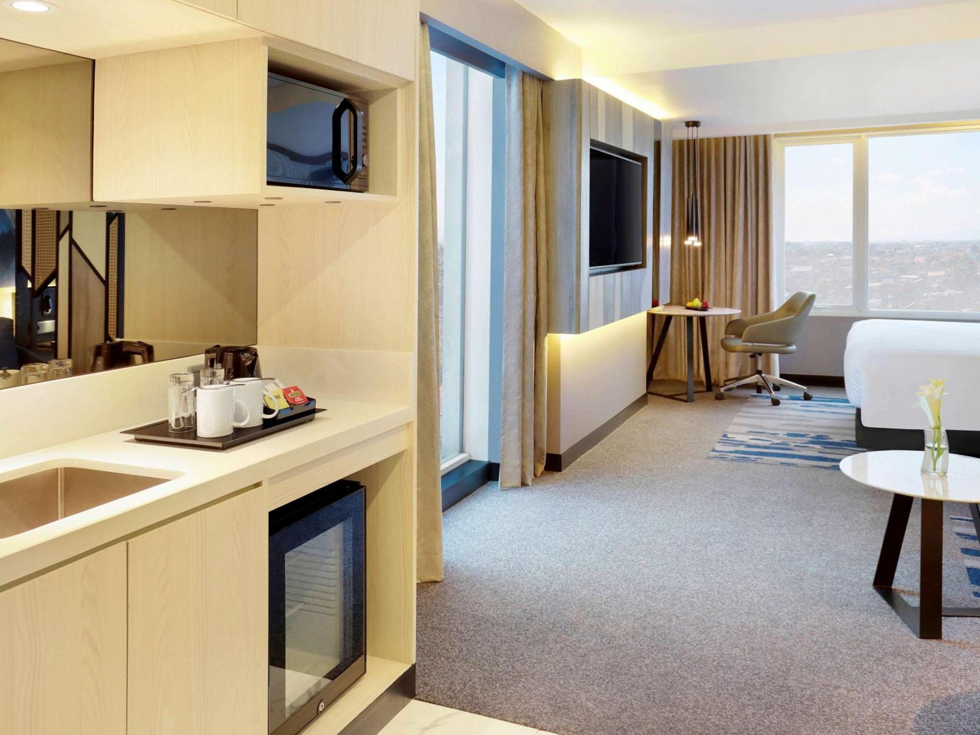 Novotel Suites Yogyakarta Malioboro Kültér fotó